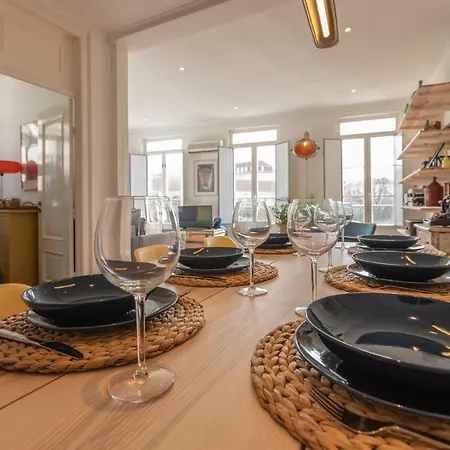 Fantastic Family Apartment In Estrela Lisbon Exterior photo