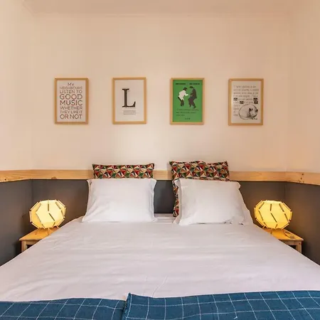 Fantastic Family Apartment In Estrela Lisbon Exterior photo