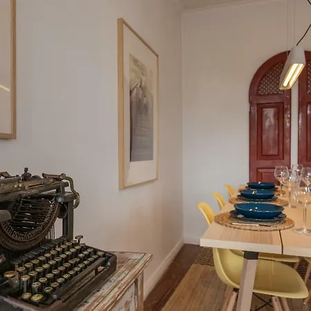 Fantastic Family Apartment In Estrela Lisbon Exterior photo