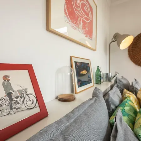 Fantastic Family Apartment In Estrela Lisbon Exterior photo
