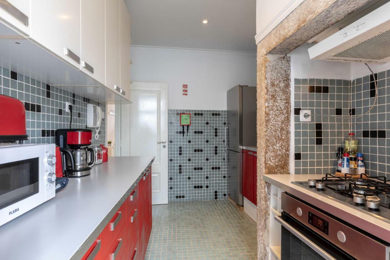 Fantastic Family In Estrela Apartment Lisbon